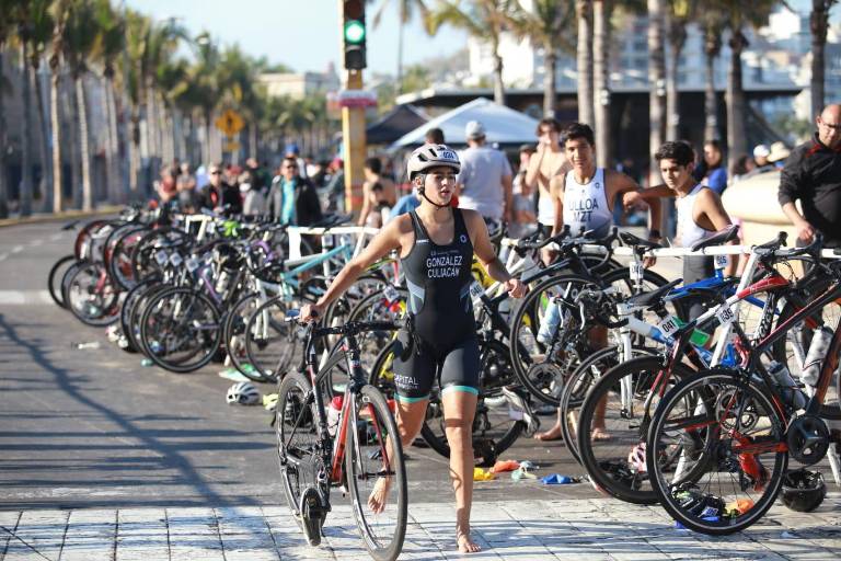 Mazatlán y Ahome, los reyes del triatlón estatal