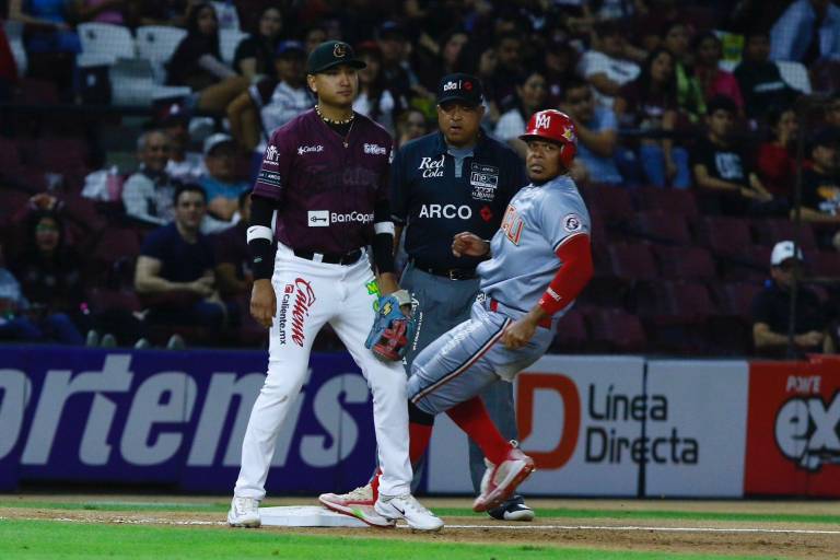 Águilas de Mexicali supera a domicilio a Tomateros de Culiacán