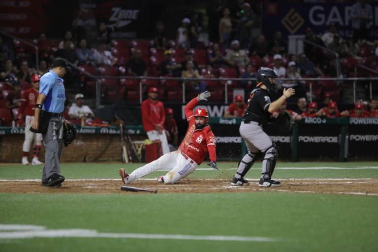 Despierta ofensiva y Venados empareja serie ante Naranjeros