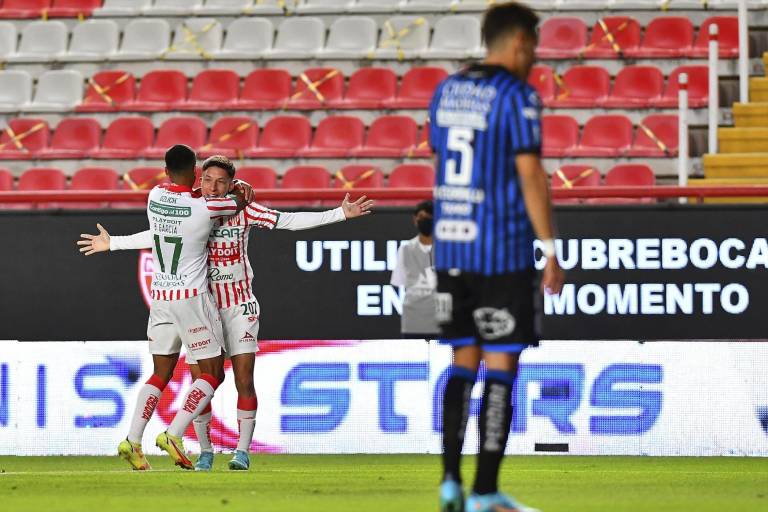 Necaxa descarga el rayo ante Querétaro
