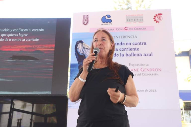 Invitan a los jóvenes de CBTIS 51 a ‘nadar en contra de la corriente’