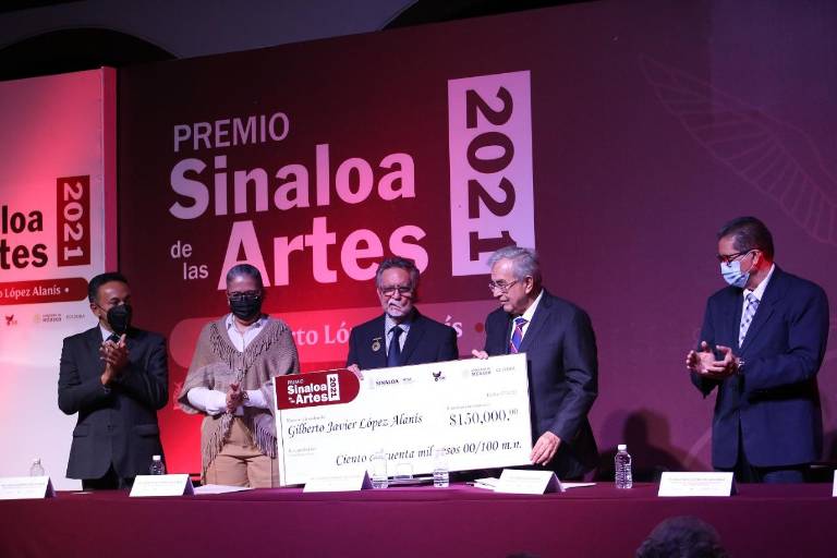 Recibe Gilberto López Alanís el Premio Sinaloa de las Artes