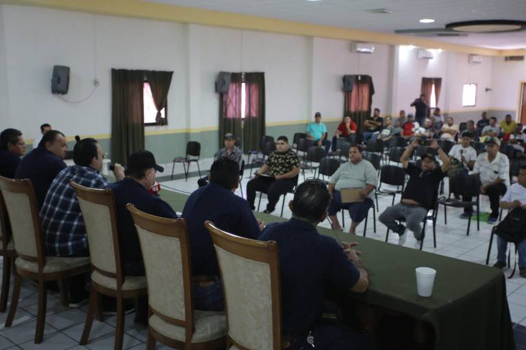 Capacita Icatsin a choferes de Alianza de Camiones de Mazatlán para mejorar atención a usuarios