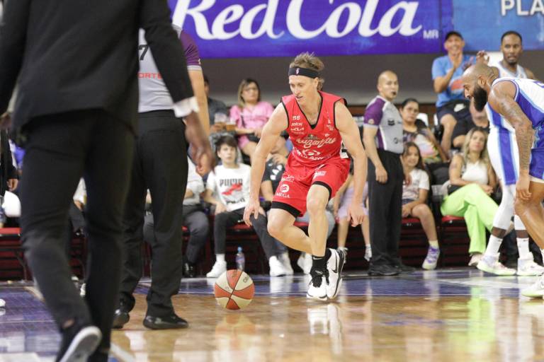 Venados Basketball deja ir el triunfo en el último periodo ante Astros de Jalisco