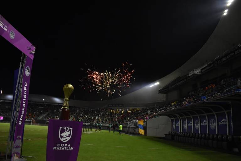 ‘El Encanto’ brilla con inauguración de la Copa Mazatlán