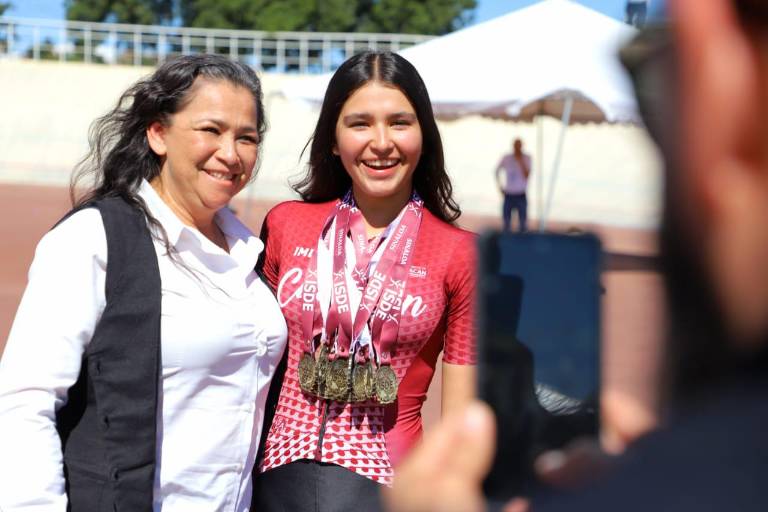 Es Akary Sayuri Valenzuela la reina del ciclismo sinaloense