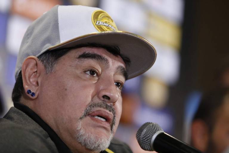 Hija de Maradona convoca a marcha para exigir justicia por la muerte del astro argentino