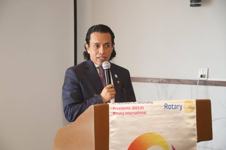 César Tejeda asume la presidencia de Club Rotario Mazatlán