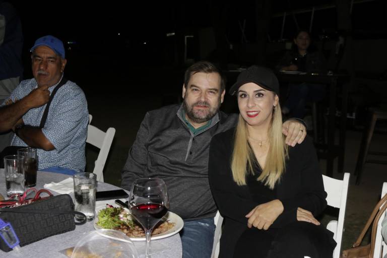 Premian desempeño de golfistas