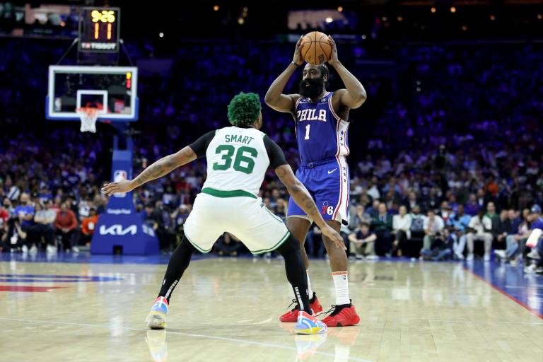 Con un Harden monumental, 76ers iguala el cruce ante Boston