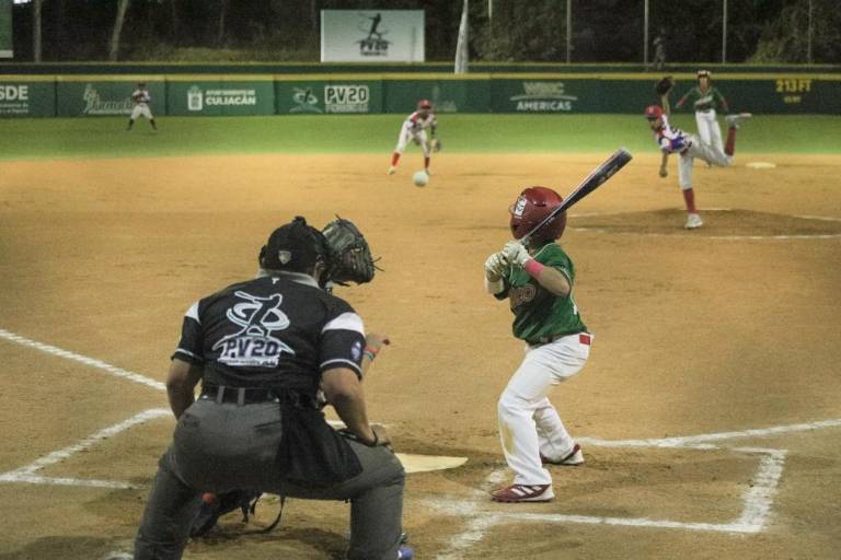 México apalea a República Dominicana en el Panamericano U10