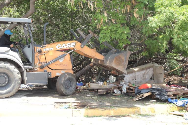 Vecinos piden remover más viviendas en el Estero del Infiernillo
