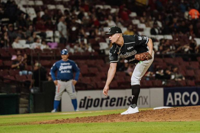 Aldo Montes y Carlos Machorro, de Tomateros de Culiacán, jugarán en Venezuela