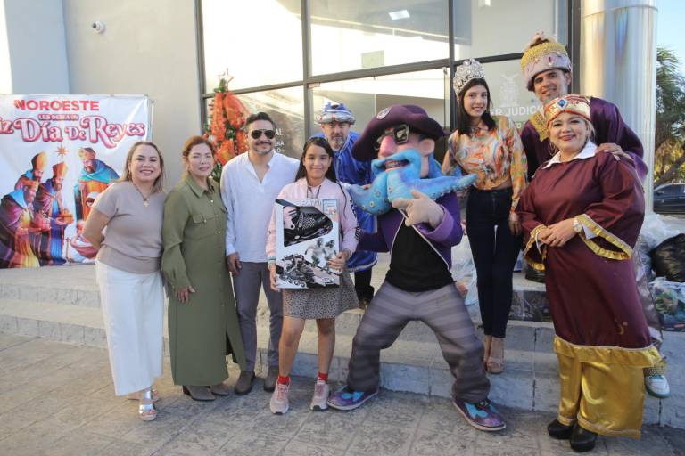 Reparten alegría los Reyes Magos en Mazatlán