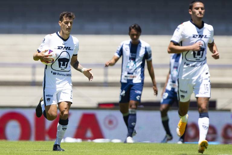 Pumas evitan catástrofe con dos goles en un minuto y empatan a Pachuca