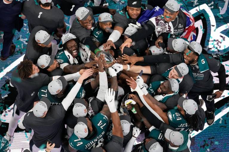 Eagles impide tricampeonato de Chiefs y se corona en el Super Bowl