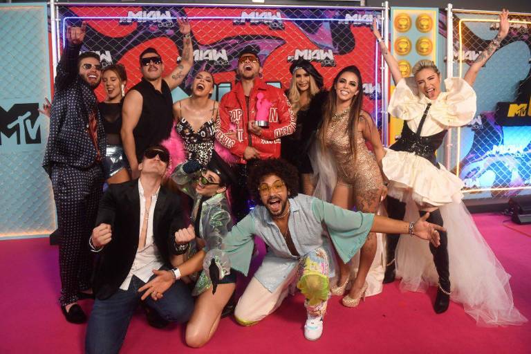 La sinaloense Kenia Os arrasa en los MTV Miaw 2021