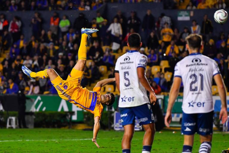 Con golazos de Gignac y Nico Ibáñez, Tigres se mete a las semifinales