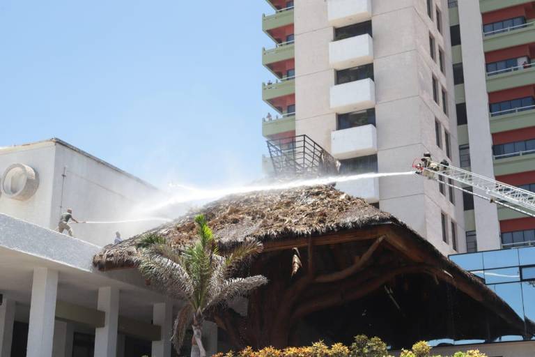 Corporaciones de emergencia atendieron siniestro en hotel de Mazatlán