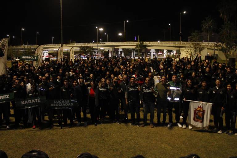 Abandera Ayuntamiento a deportistas de Culiacán rumbo a los Estatales de la Conade