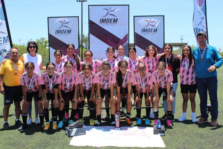 Rugido triunfal en la final de la Liga Juvenil de Futbol Femenil