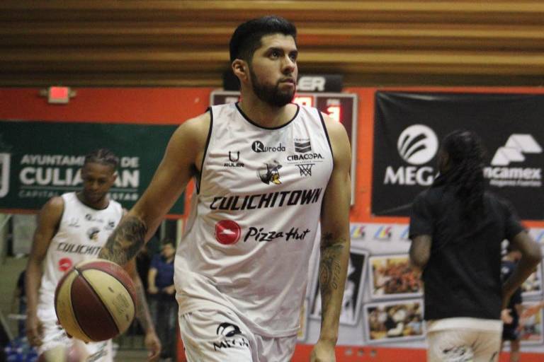 Mazatleco Miguel Martínez repite con Caballeros de Culiacán