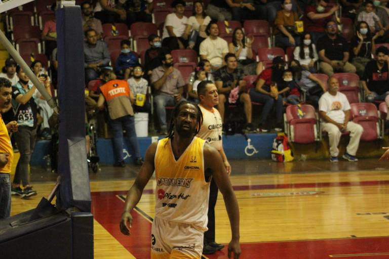 Caballeros de Culiacán vuelve a ceder serie en casa