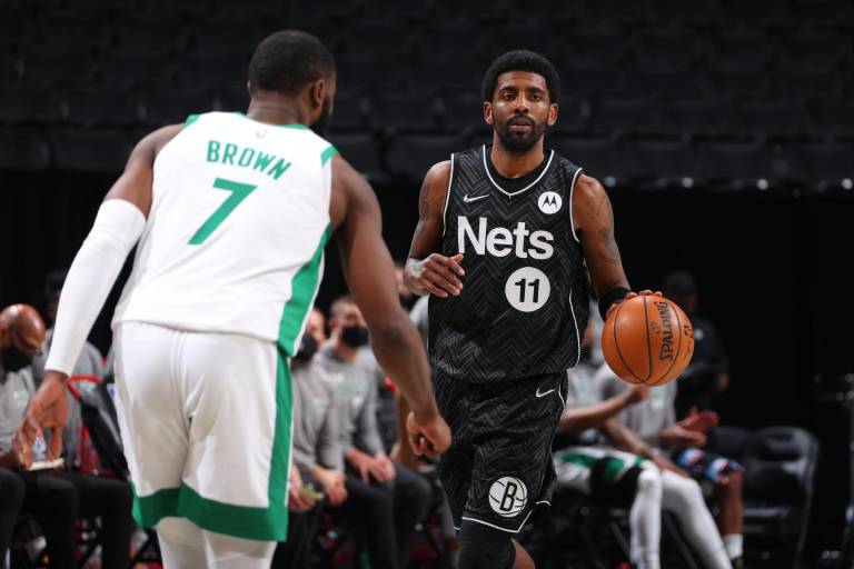 Kyrie Irving saca a bailar a la defensa de Celtics y le da un nuevo triunfo a Nets