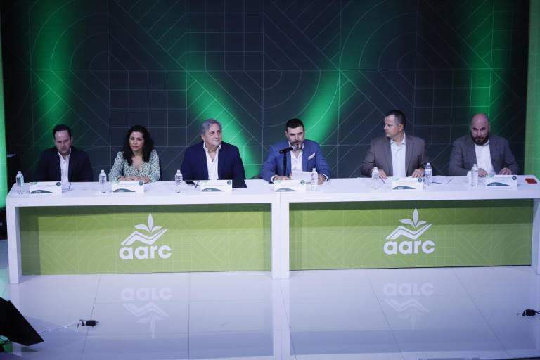 Acompañan a Enrique Riveros en su primer informe al frente de la AARC