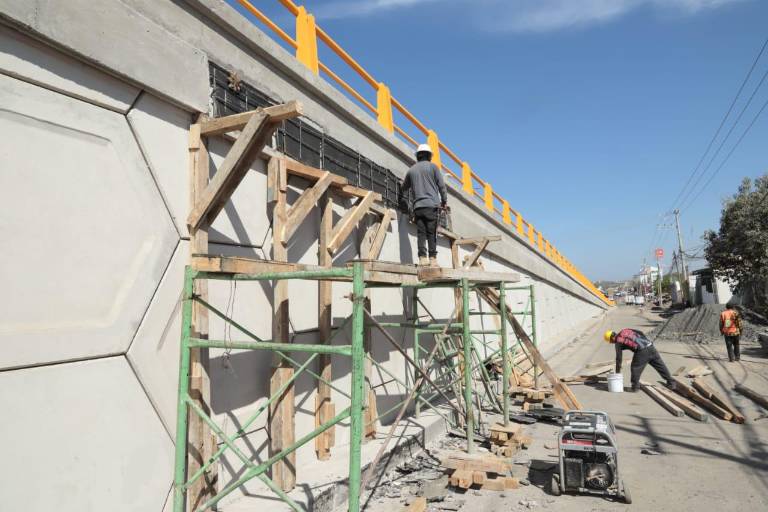 En unas semanas quedará concluida obra del puente en el Libramiento Colosio: Alcaldesa