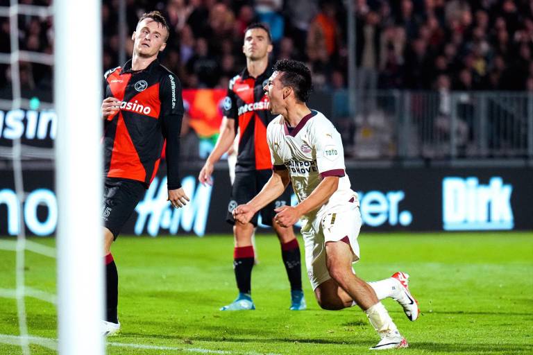 Chucky Lozano marca su primer gol tras su regreso al PSV