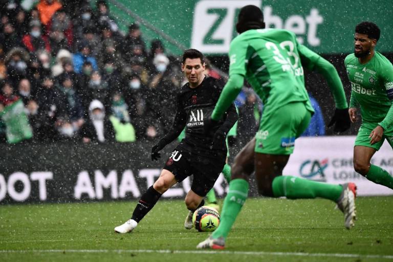 Messi luce con tres asistencias en triunfo del PSG en Saint Etienne; Neymar sale lesionado