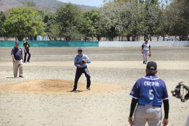 Pastelería Pastelú se adelanta en playoffs CB de Liga Chololos