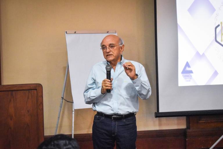 Comparte Mario Ramos su historia de éxito