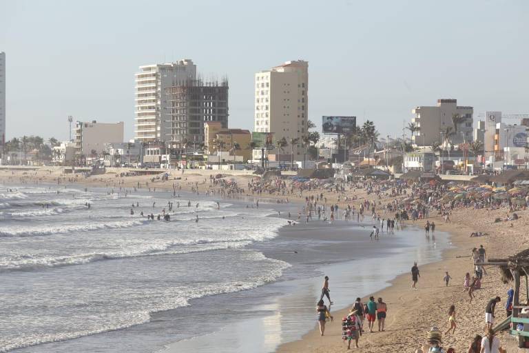 Pese a pandemia, no se cerrarán playas en Semana Santa en Sinaloa, dice Quirino
