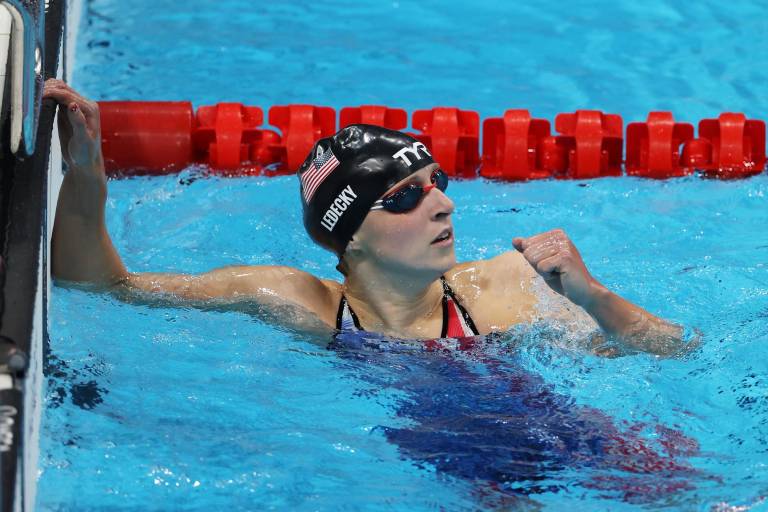 Katie Ledecky obtiene el oro en los 800 Metros Estilo Libre por tercera ocasión en Juegos Olímpicos