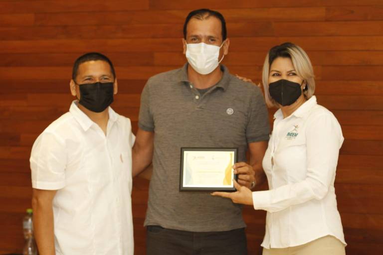 Entregan nombramientos a presidentes de comités deportivos de Mazatlán