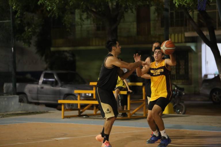 Spartanos sale airoso en el baloncesto de Casa Hogar