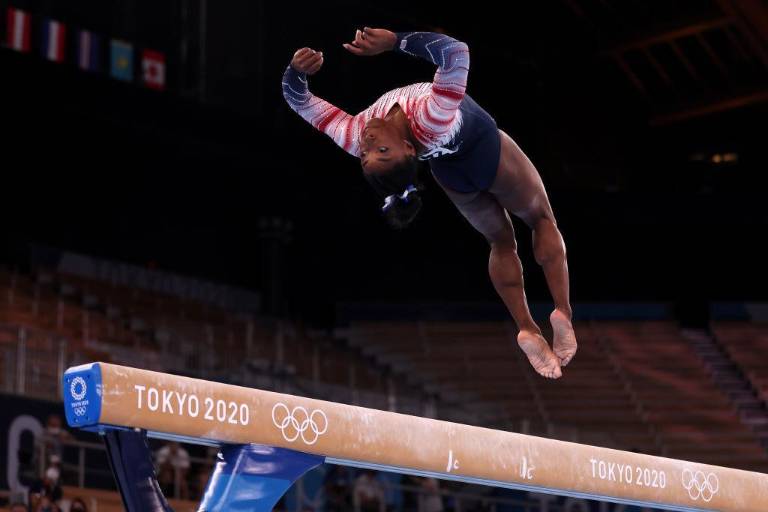 Simone Biles regresa a la competencia y se queda con el bronce en Tokio 2020