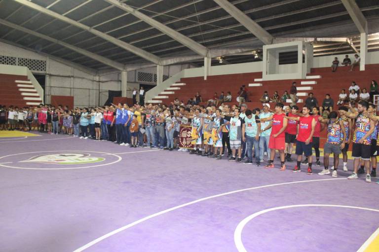 Reinauguran instalaciones del Gimnasio Municipal de Escuinapa con Torneo de Basquetbol