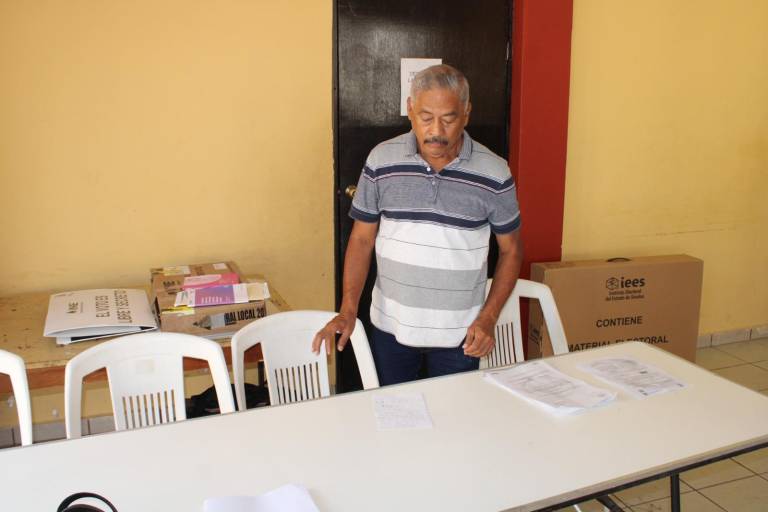 Fidel dice ‘sí’ a su tercer proceso como funcionario de casilla