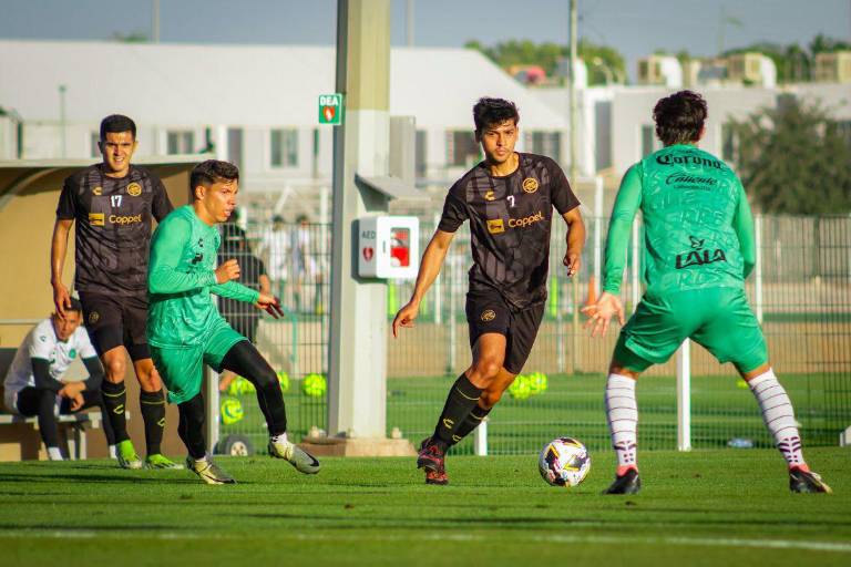 Debut triunfal de ‘Loco’ Abreu con Dorados