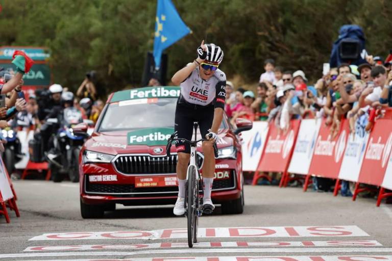 Marc Soler conquista La Farrapona en solitario y firma su cuarta victoria en La Vuelta a España