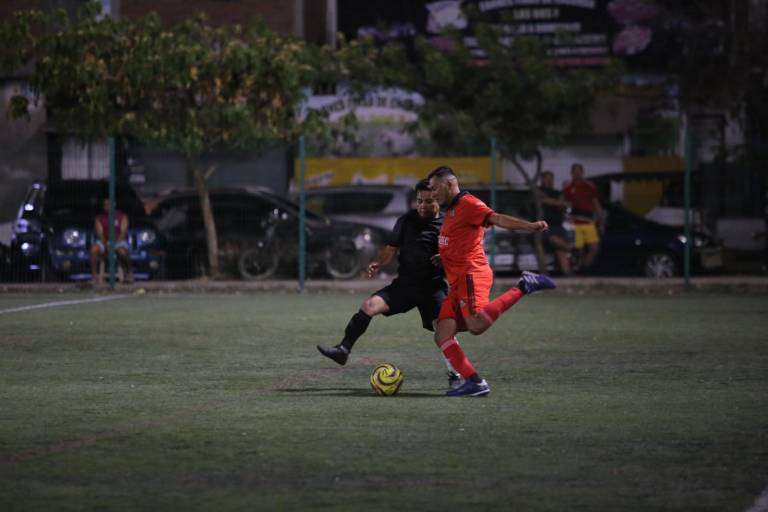 Intece y Villa Unión cumplen con los pronósticos en la Liga de Futbol Superveteranos