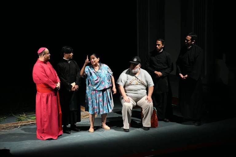 Disfrutan mazatlecos ‘El jinete de la divina providencia’