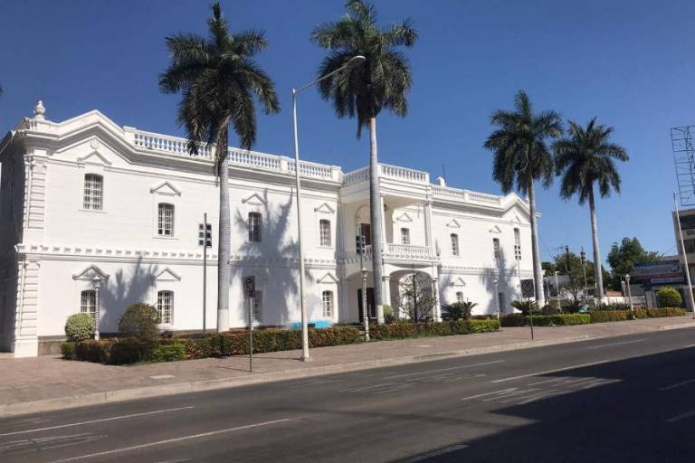 En primer semestre de 2024, Ayuntamiento de Culiacán gasta un 67% de presupuesto en Servicios Financieros, Bancarios y Comerciales