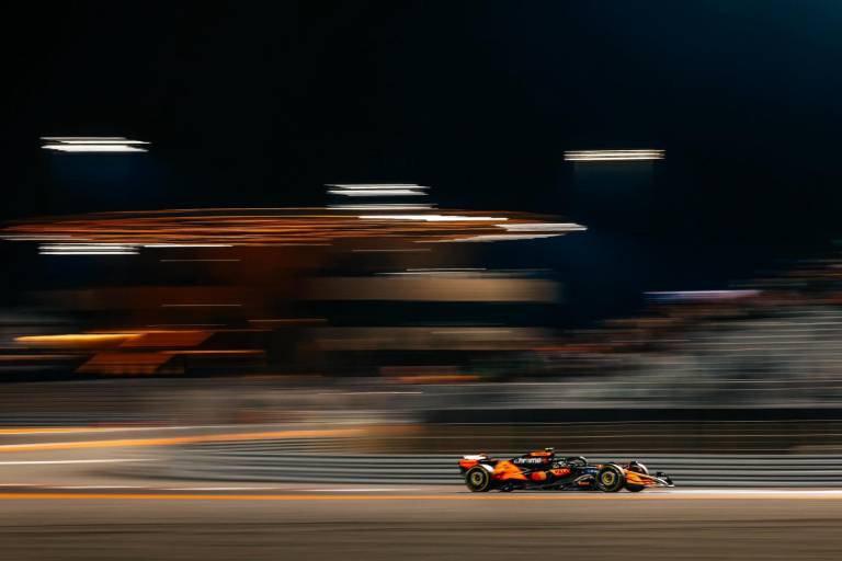 McLaren domina la clasificación de la Sprint en Qatar; Checo se rezaga