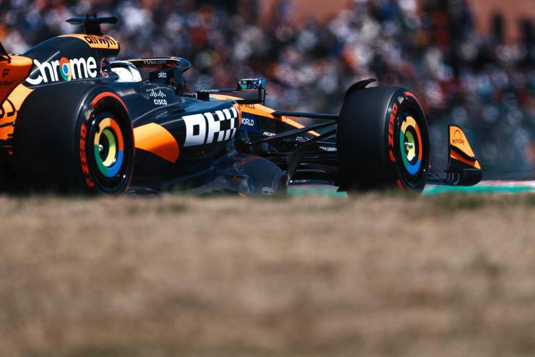 Caos en Suzuka: McLaren domina unas FP2 llenas de banderas rojas en el GP de Japón