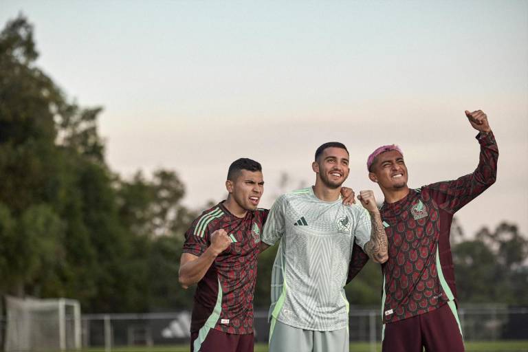 México presenta uniformes que usará en la Copa América