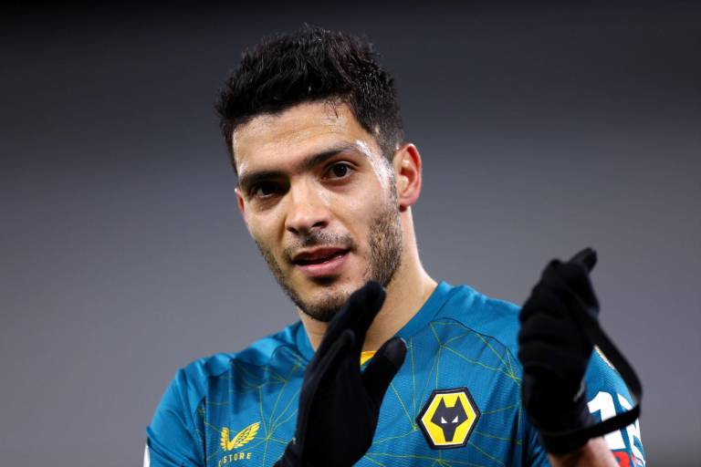 Raúl Jiménez acepta oferta de Fulham para seguir en la Premier League